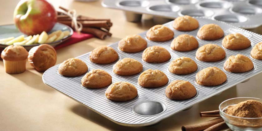 Le Creuset Toughened Non-Stick Mini Muffin Tray - Kitchen Smart