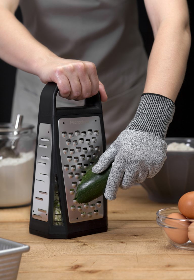 Cut Resistant Gloves for Protection From Knives Scissors Vegetable Peelers