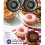 Wilton 6-Cavity Doughnut Pan