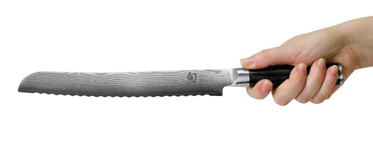 DM0705 Kai Shun Classic Bread Knife 23cm Holding