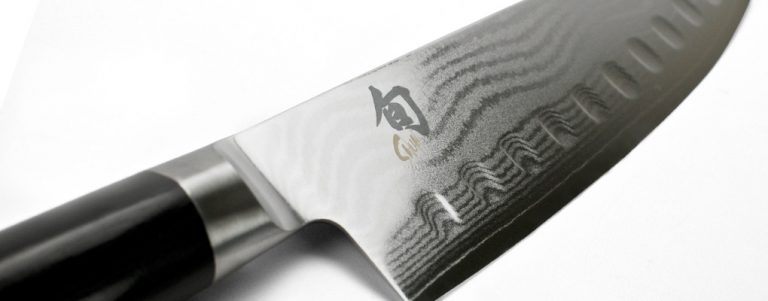 DM0718 Kai Shun Classic Granton Santoku Knife 18cm Close