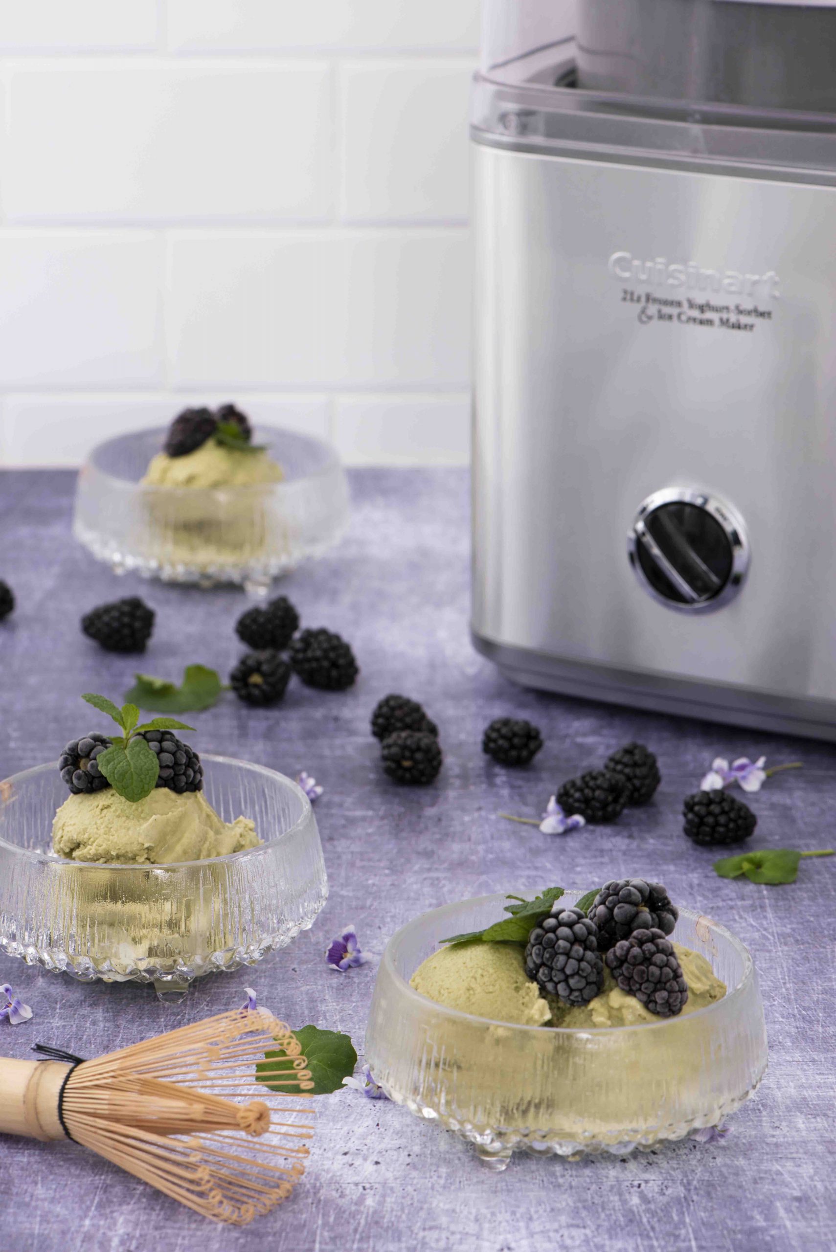 Cuisinart Cool Scoops Plus Frozen Dessert Maker 2L Product Image 1