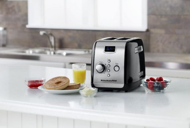 KitchenAid 2-Slice Long Slot Toaster in Onyx Black