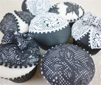 Cake Lace Mat By Claire Bowman - Zahara