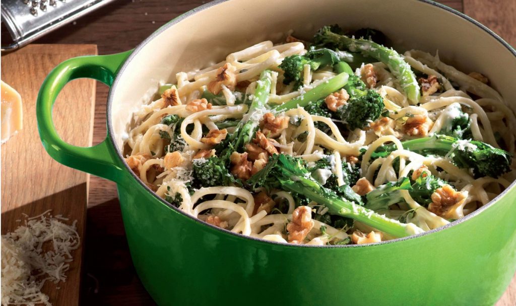 Linguine with Sprouting Broccoli, Gorgonzola and Walnuts