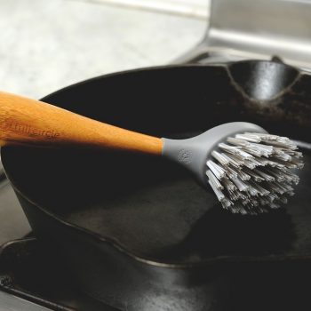 28800 – Tenacious C Cast Iron Brush – Grey LS6