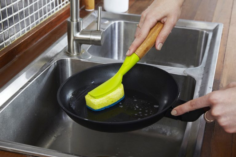 28806 – Suds Up Soap Dispensing Dish Sponge – Green LS