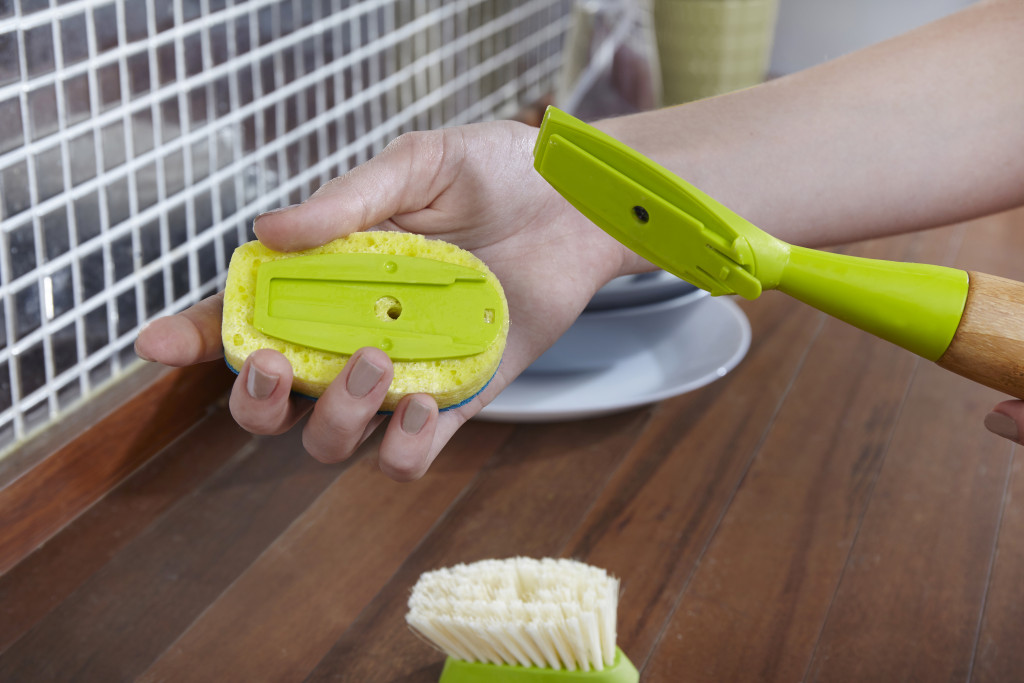 28806 – Suds Up Soap Dispensing Dish Sponge – Green LS3