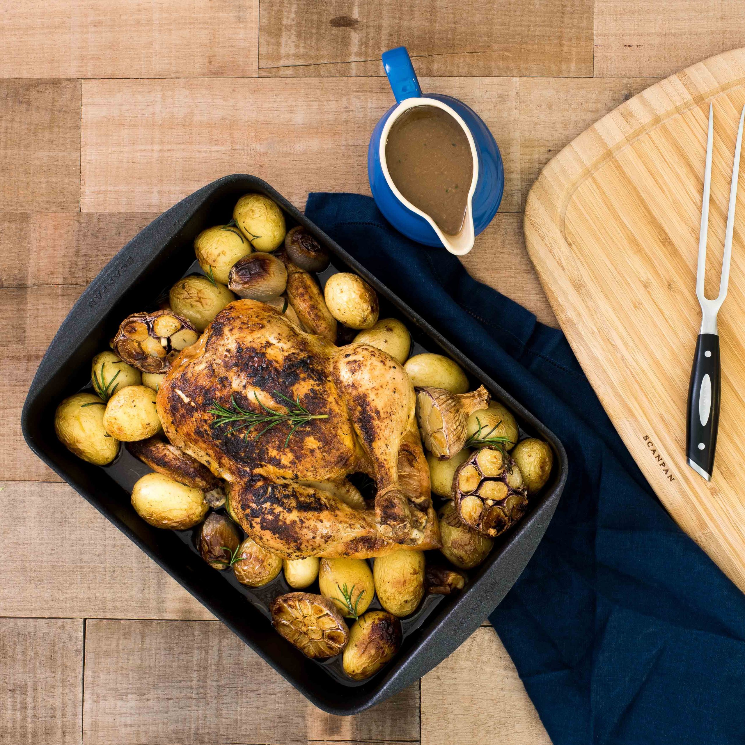 17732 Classic Medium Roaster Square