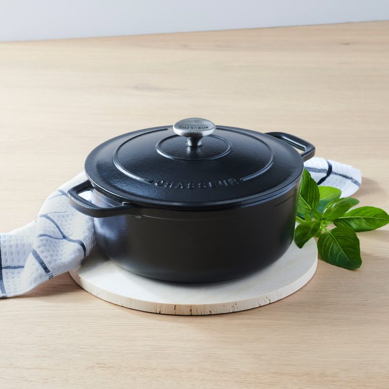 Chasseur Matte Black French Oven Hero Image