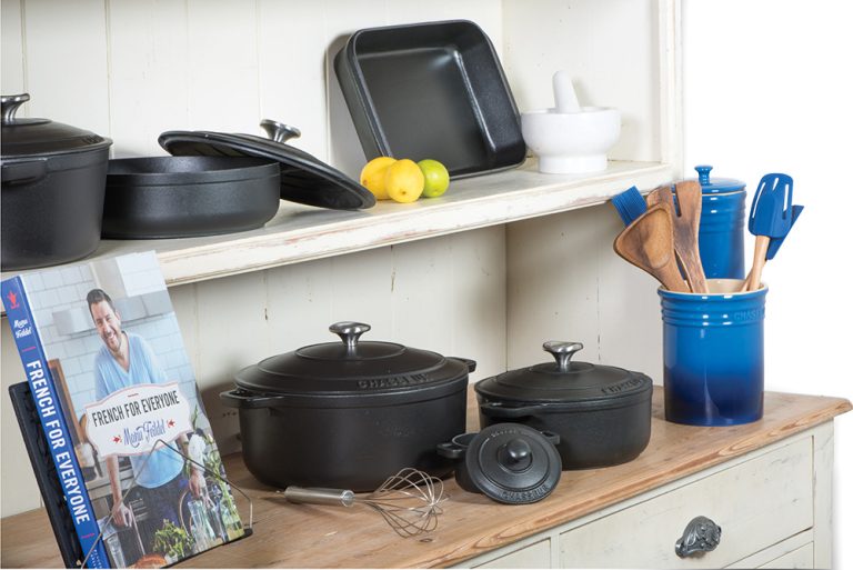 Chasseur 32cm Round French Oven Matte Black 8.8L Casserole Cast Iron