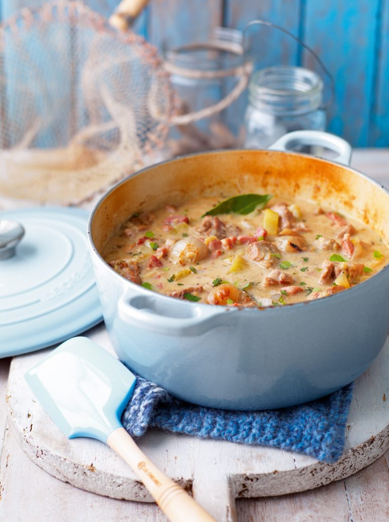 Coastal blue Round Casserole (Pork)