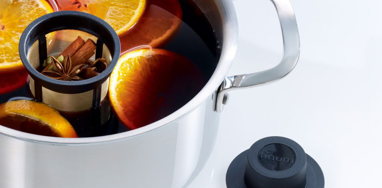 Mulled Wine with finum Floating Basket! main image