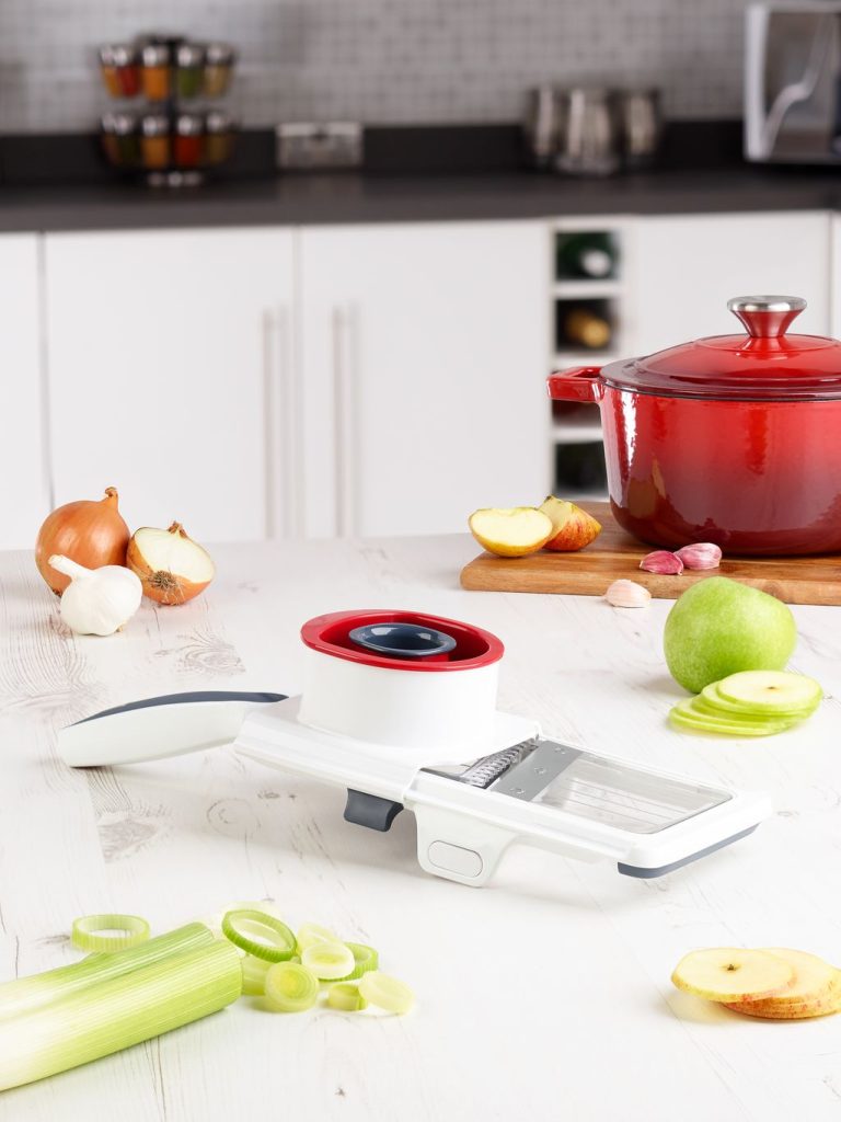 https://www.chefscomplements.co.nz/wp-content/uploads/2020/03/1328-Easy-Control-Handheld-Slicer-LS6-768x1024.jpg