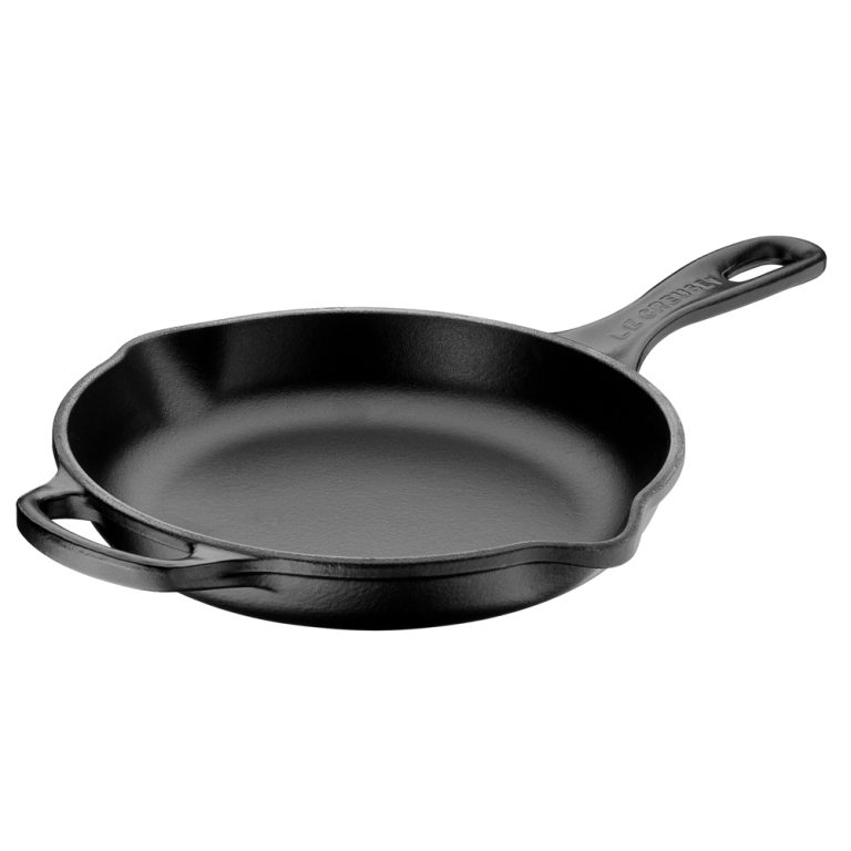 Le Creuset Signature Round Skillet 30cm Satin Black