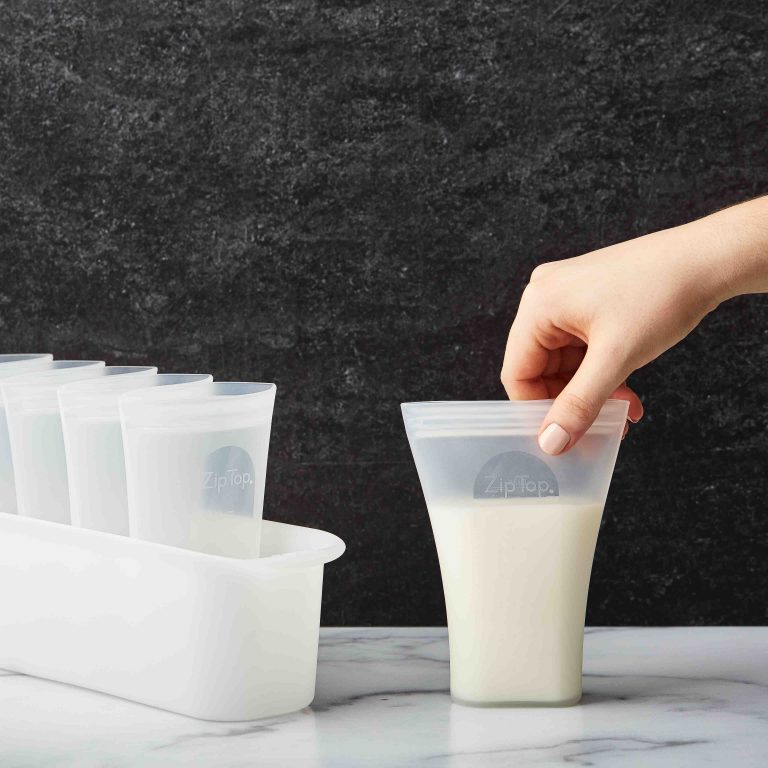 20191204_152238 Frost breast milk bag set hand zipping GIF Image 2 copy