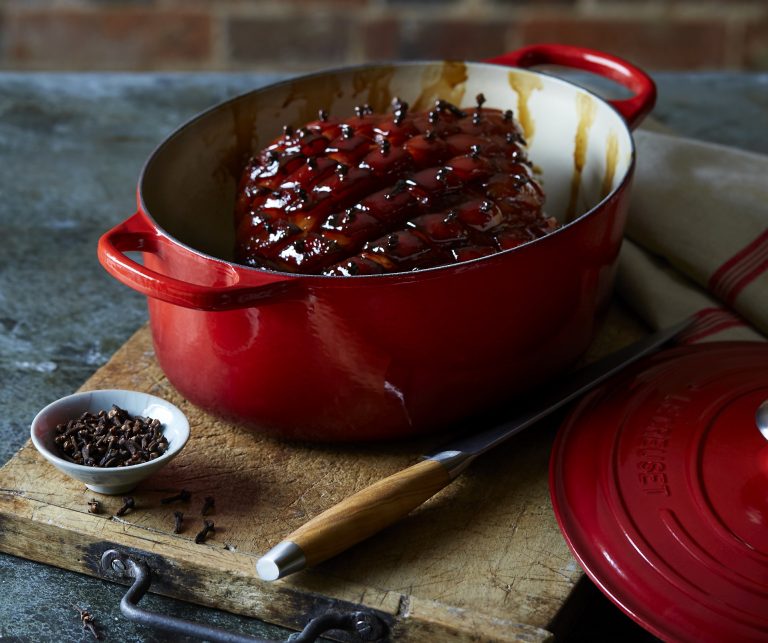 le creuset ham in casserole red