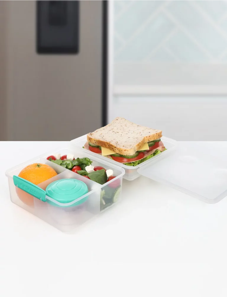 21745_lunchcubemaxtogo_bench_lifestyle_teal