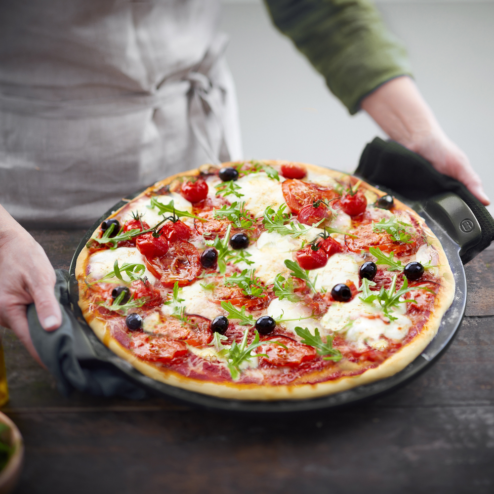 Emile Henry Pizza Stone Smooth 37cm Charcoal