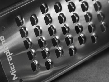 1534 – Gourmet Series Extra Coarse Grater – Black LS2