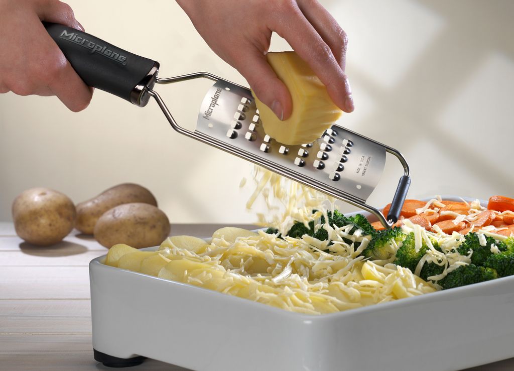 1534 – Gourmet Series Extra Coarse Grater – Black LS3