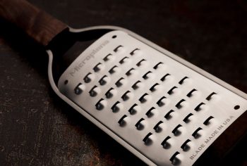 15403 – Master Series Extra Coarse Grater – Brown LS2