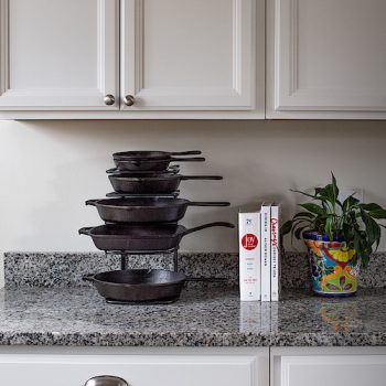 Lodge Cookware Organiser Vertical
