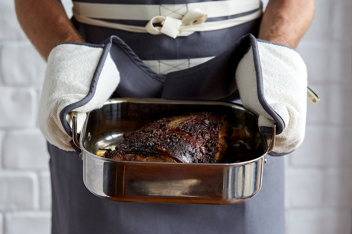 Le Creuset 3-ply Stainless Steel Square Roaster 26cm Product Image 1