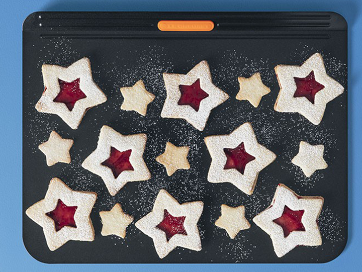 HD_PNG_LC_20200427_AU_RC_CI_r0000000000783_ENG insulated cookie sheet