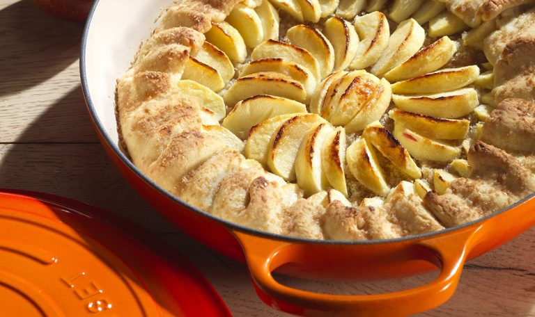 apple_galette_with_ginger_and_honey_30cm_cast_iron_signature_shallow_casserole_le_creuset.1504528088