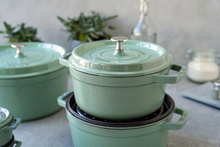 63181 63185 – Staub Round Cocottes – Sage Green – LS1
