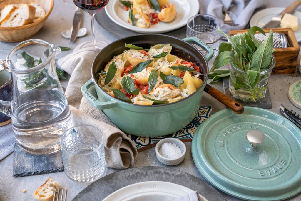 63181 – Staub Round Cocotte 20cm – Sage Green – LS2