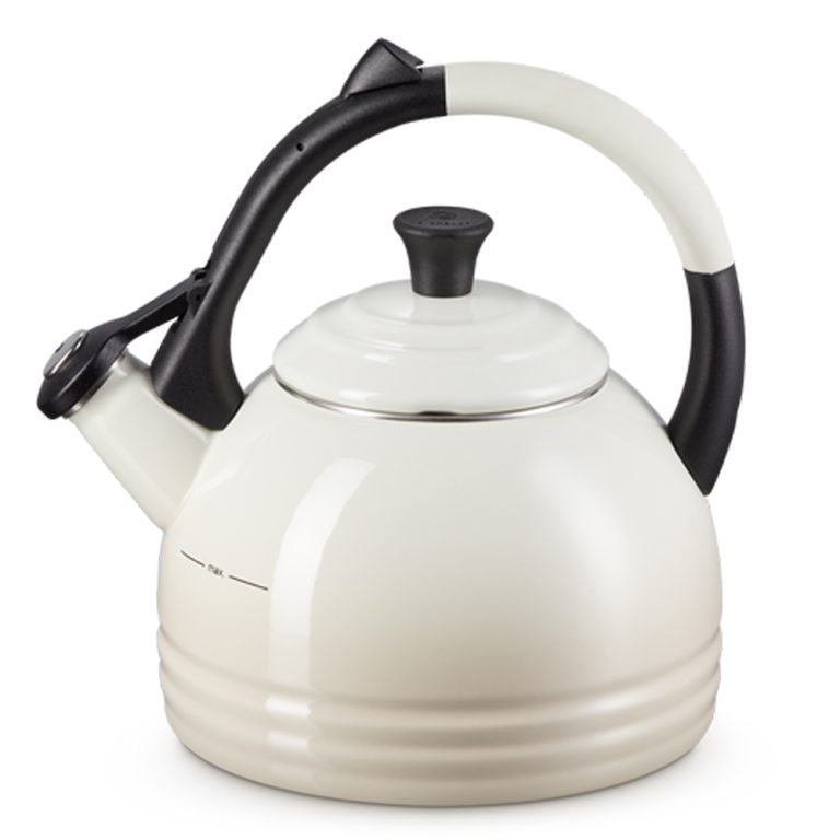 Le Creuset Peruh Kettle Meringue