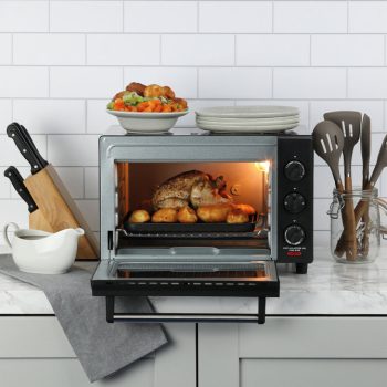 88448-new-mini-oven-black-lifestyle-1