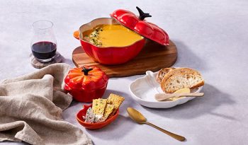 Halloween_Featured-Image_Pumpkin-Soup_575x325-554×325