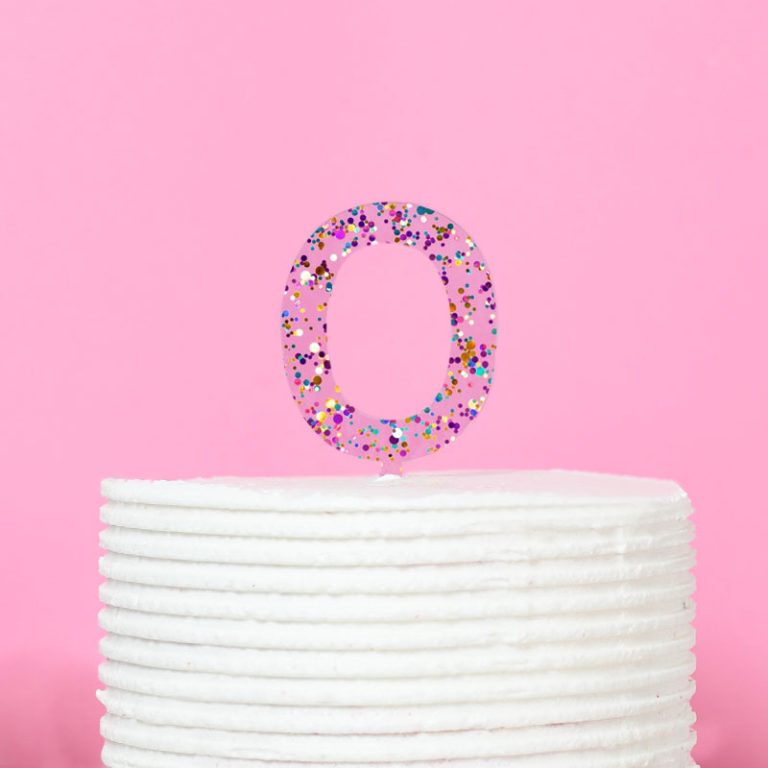 0421_CC_Number_0_Rainbow_Glitter_Acrylic_Cake-Toppers_lifestyle