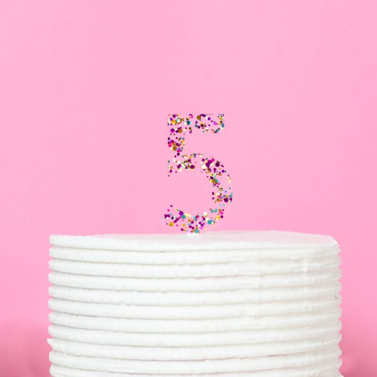 0421_CC_Number_5_Rainbow_Glitter_Acrylic_Cake-Toppers_lifestyle