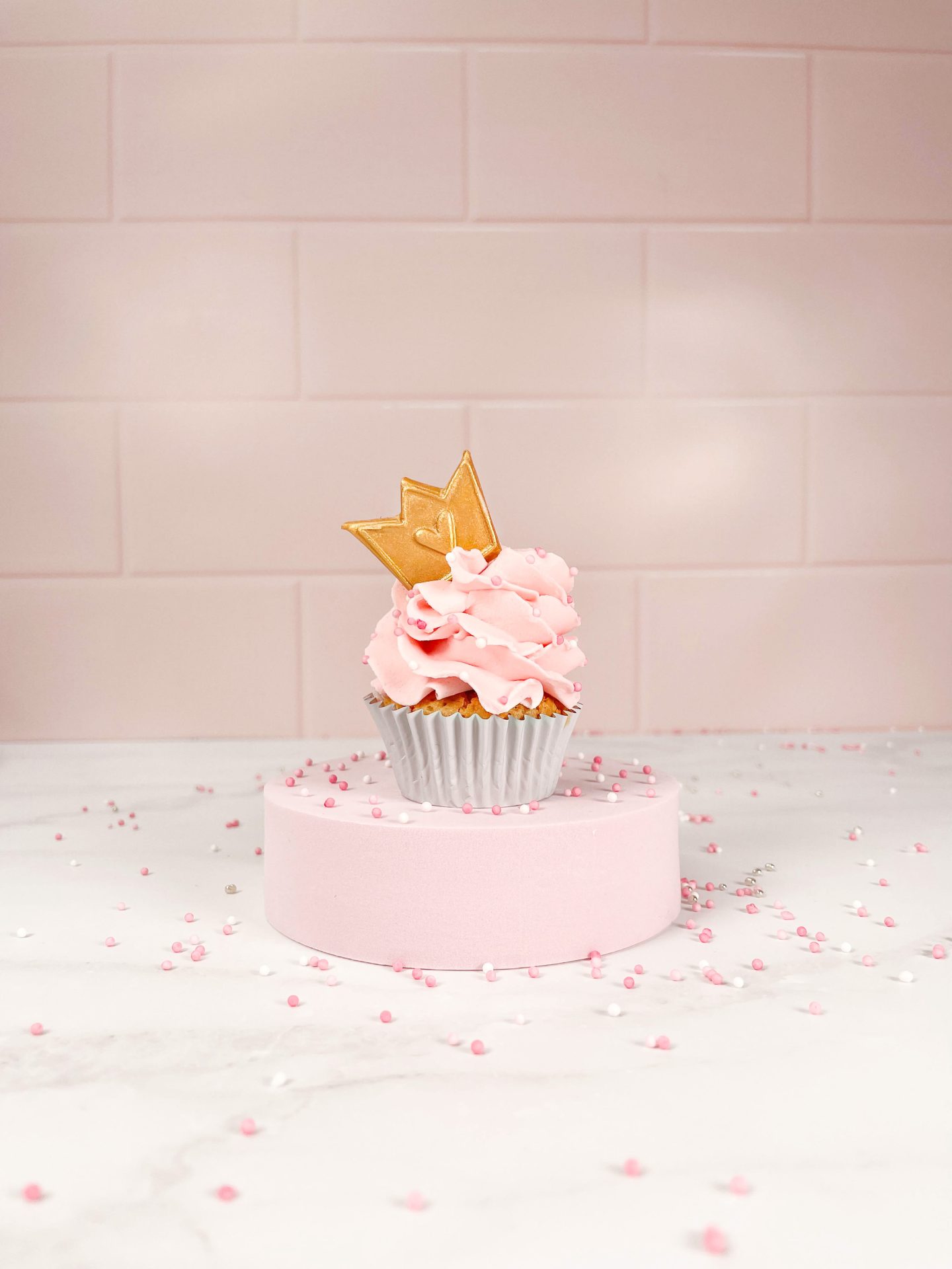 Edibleart Glamorous Gold Cupcake Video