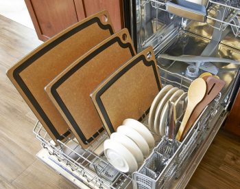 epicurean-cutting-board-gourmet-series-natural-slate-dishwasher