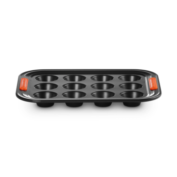 le creuset mini muffin 12 tray hole side view