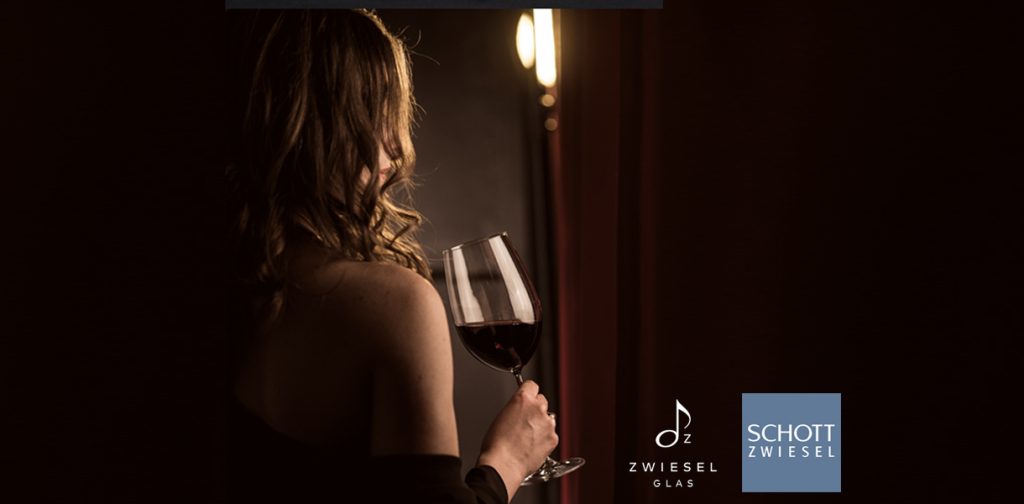 Zwiesel Glas Blog cover lady with red wine
