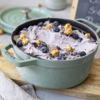 staub-sage-cocotte-outer-content3