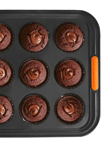 9410014000 Le Creuset Toughened Non-Stick Muffin Tray 12 Hole with Muffins