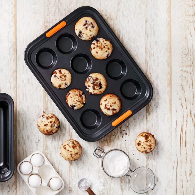 le creuset muffin tray