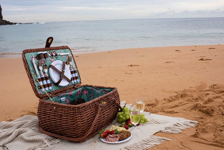 Avanti 4 Person Drop Handle Picnic Basket Posey Pattern Chef's