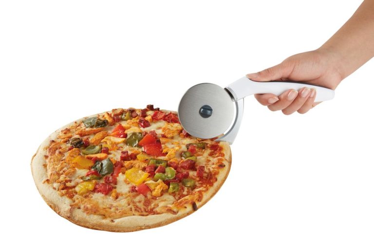 13665 – Sharp Edge Pizza Cutter – LS