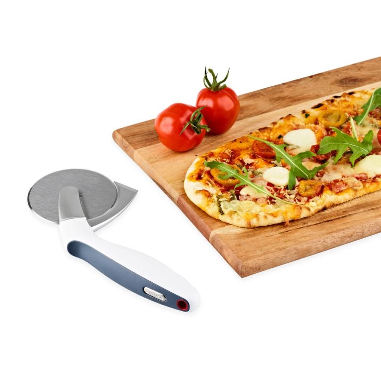 13665 – Zyliss Sharp Edge Pizza Cutter – LS4
