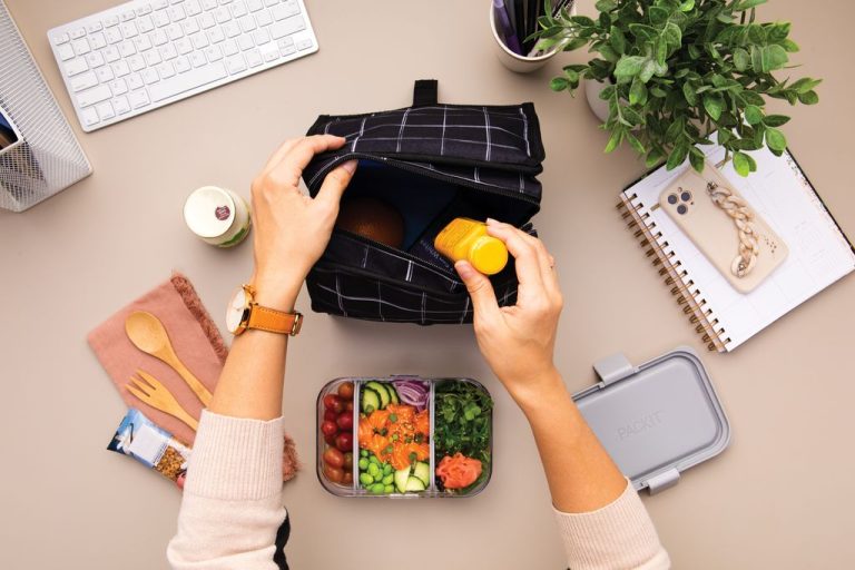 72022 – PackIt Lunch Bag – Black Grid – LS5