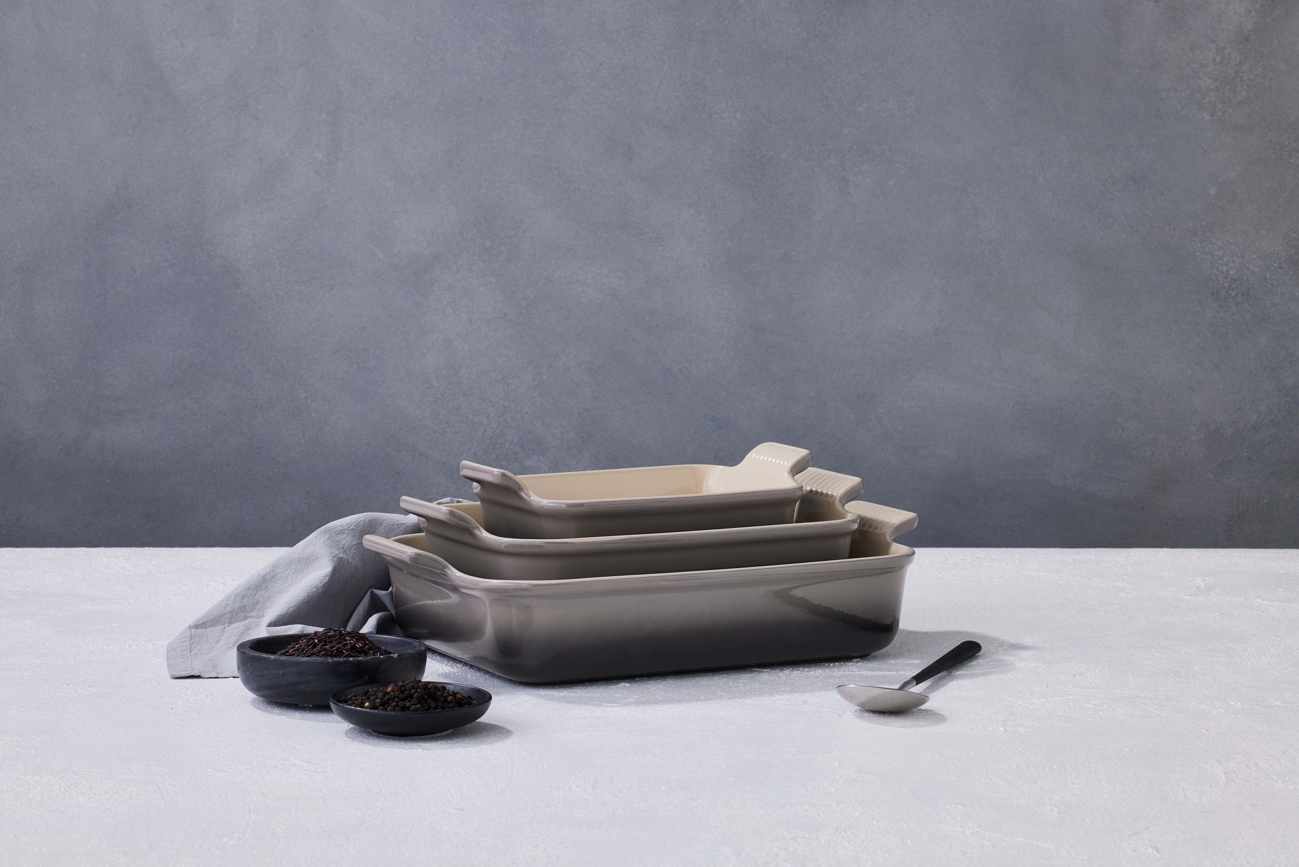 Le Creuset Stoneware Rectangular Dish Flint 26cm Chef's Complements