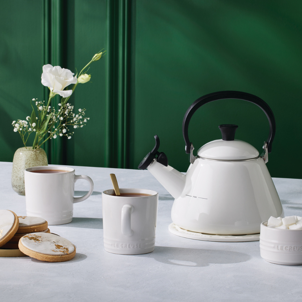 Le Creuset Kone Kettle White LS